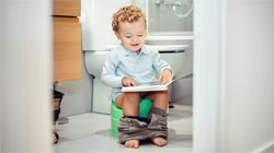 علائم آمادگی کودک برای از پوشک گرفتن